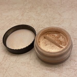 Artist Couture Diamond Glow Powder Illuminati